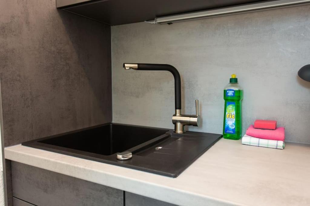 Gorilla Im Zentrum Mit Schnellem Wifi & Stadtblick 3rd Floor Apartment *